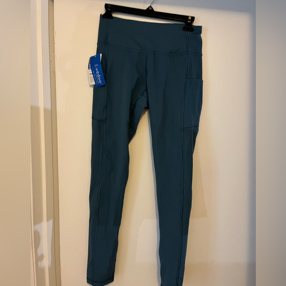 Brand New with tags leggings size medium
